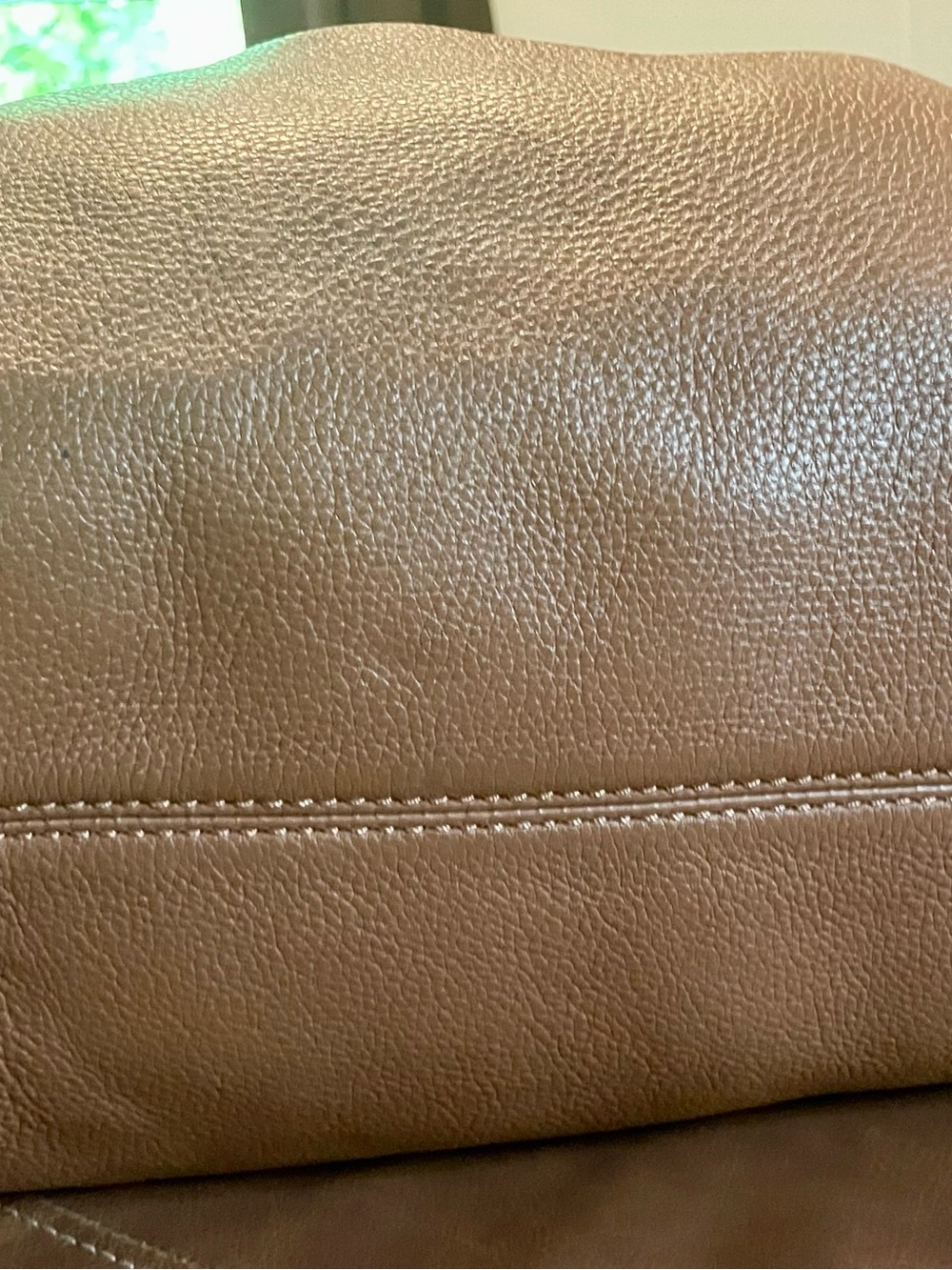 Michael Kors large hobo bag in excellent condition. - Picture 5 of 8